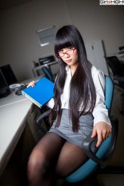 胸大的姑娘中文