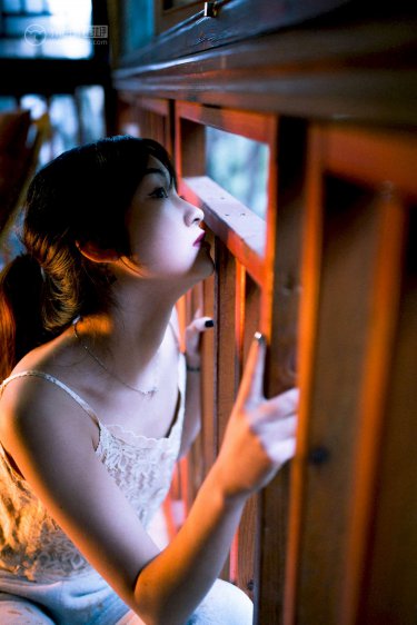 附近100米女人电话